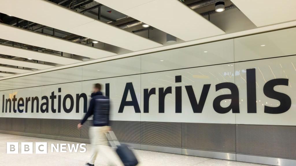 UK migration drops to 171,000 - almost half 2024's figure